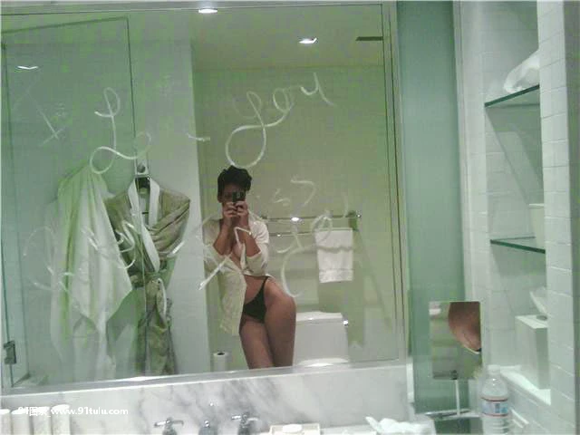 Rihanna [29P][gif 写真 変換]